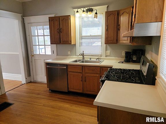 3rd image of 1129 Kirkwood Blvd
