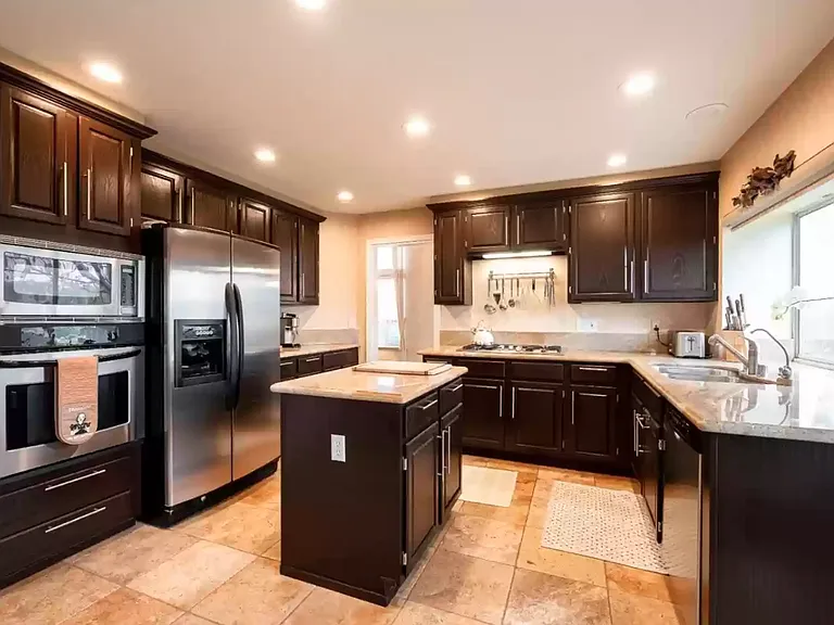 111 Pine Valley Ct — Photo 15