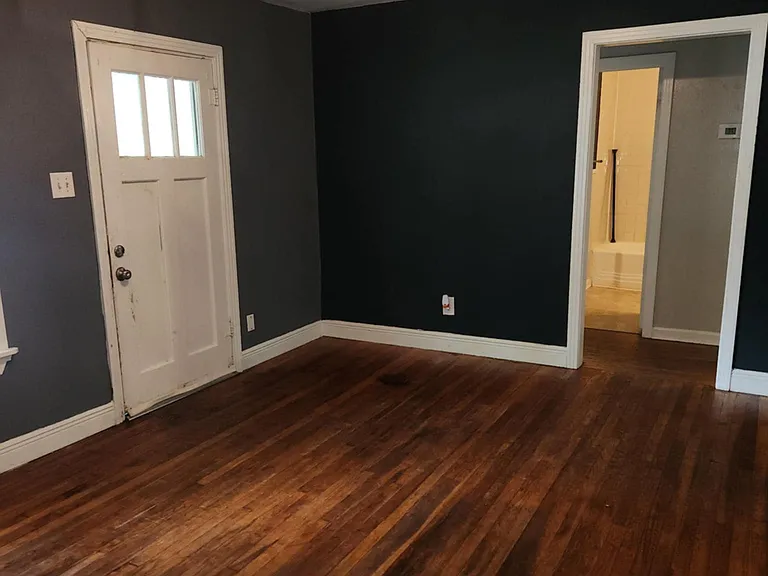 926 Cross St — Photo 6