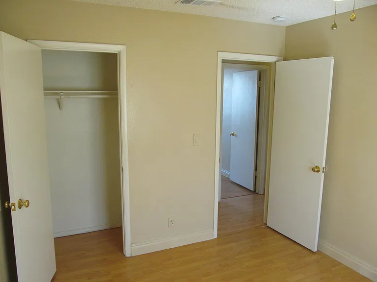 537 Longtree Ave — Photo 18
