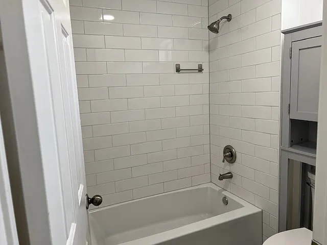 1139 Ballyshannon Pkwy — Photo 4