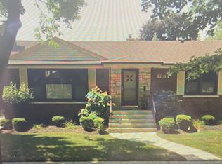 9334 S Ridgeway Ave, Evergreen Park, IL 60805