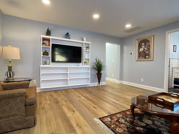 (undisclosed Address), Bristol, TN 37620