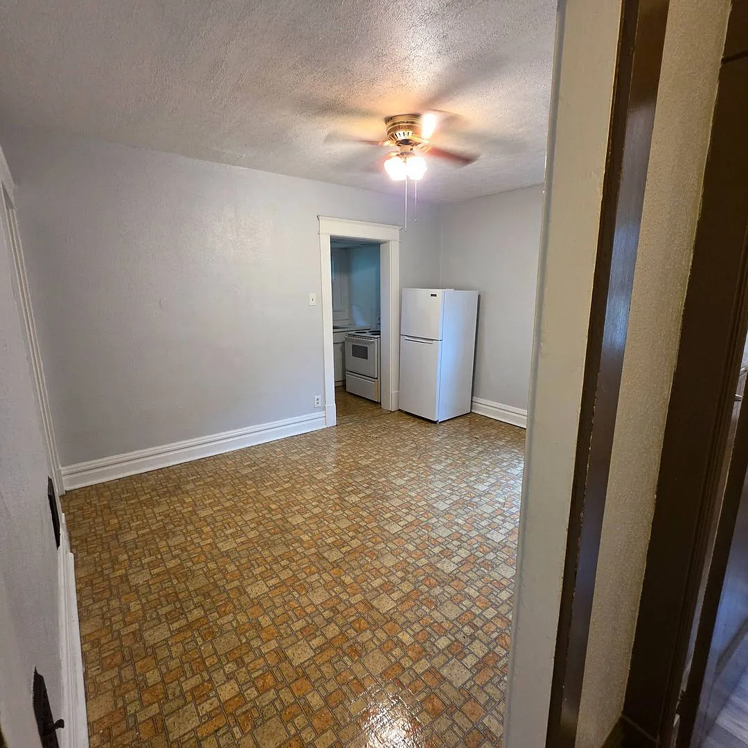 1904 Highland Ave #2 — Photo 2