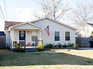 232 Boston Ave, Nederland, TX 77627