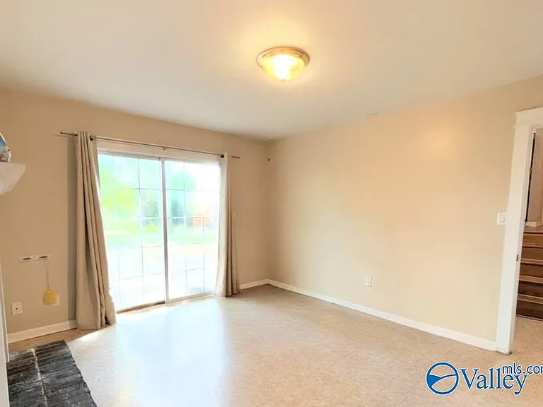 310 Cumberland Dr SE — Photo 8