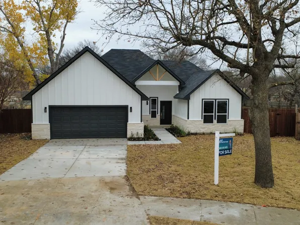 810 Foxwood Pl, Lewisville, TX 75067