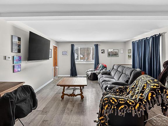 4th image of 5801 Sturgeon Ave