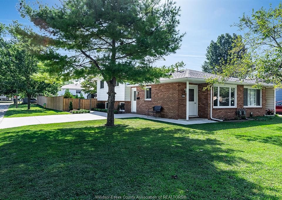 1st image of 6 Marlene Cres