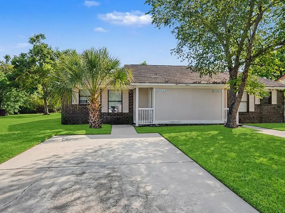 5225 Marseilles Dr