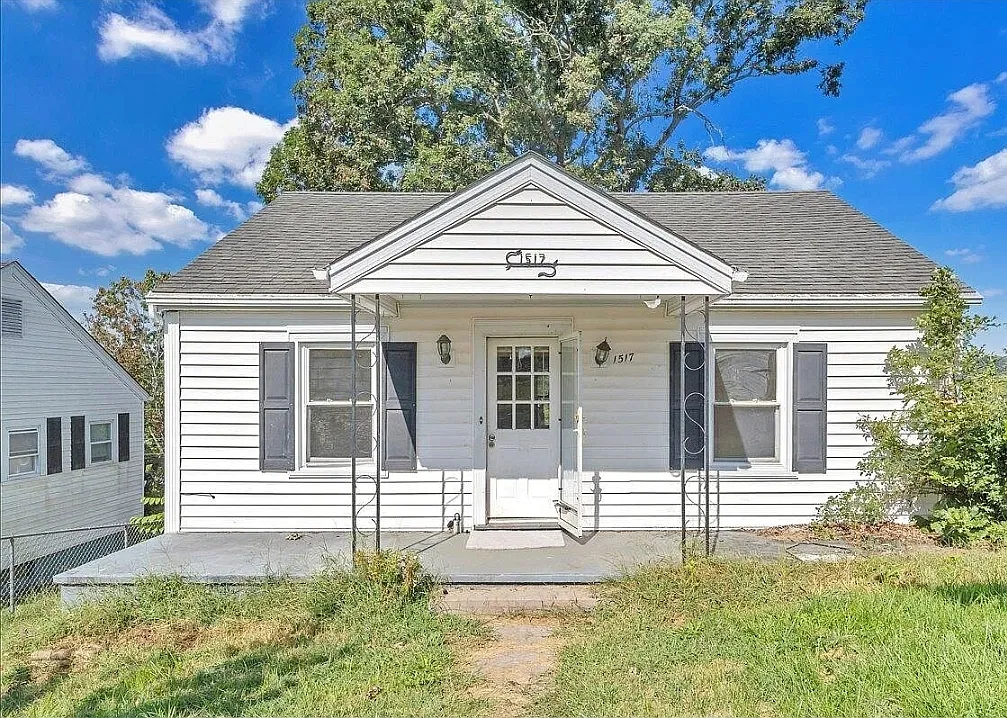3 bed, 1117 sqft, $1,400 — Photo 1