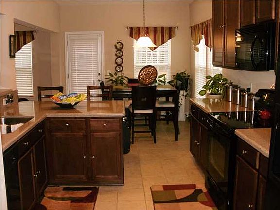 5th image of 212 Maywood Dr