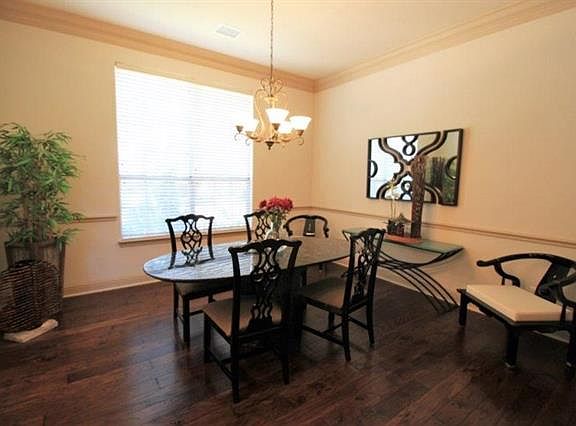 3rd image of 3106 Normandy Dr