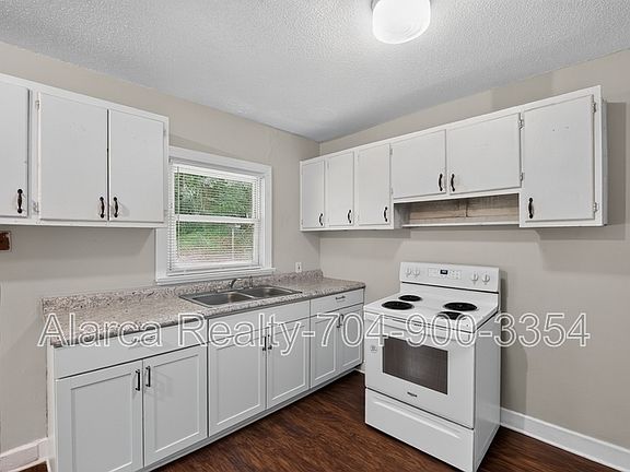 2nd image of 1007 Green Circle Dr