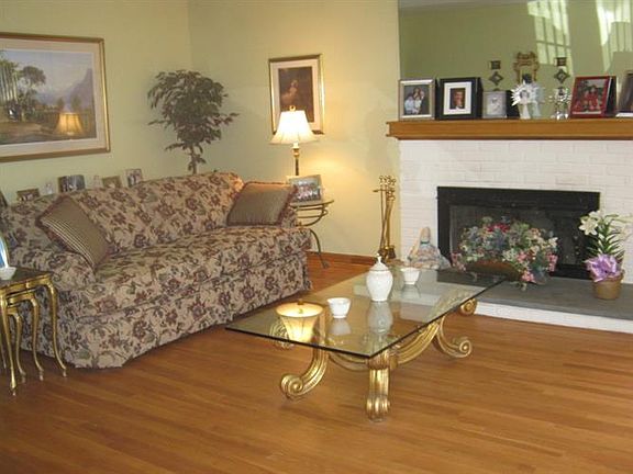 4th image of 164 White Oak Ter