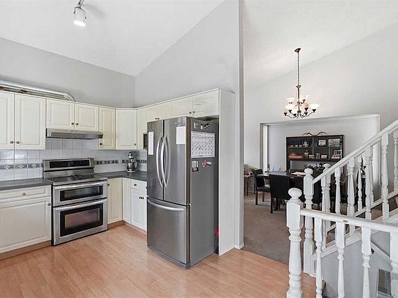 5th image of 271 S Erin Meadow Close SE