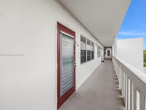 2nd image of 4025 Ellesmere #4025-B