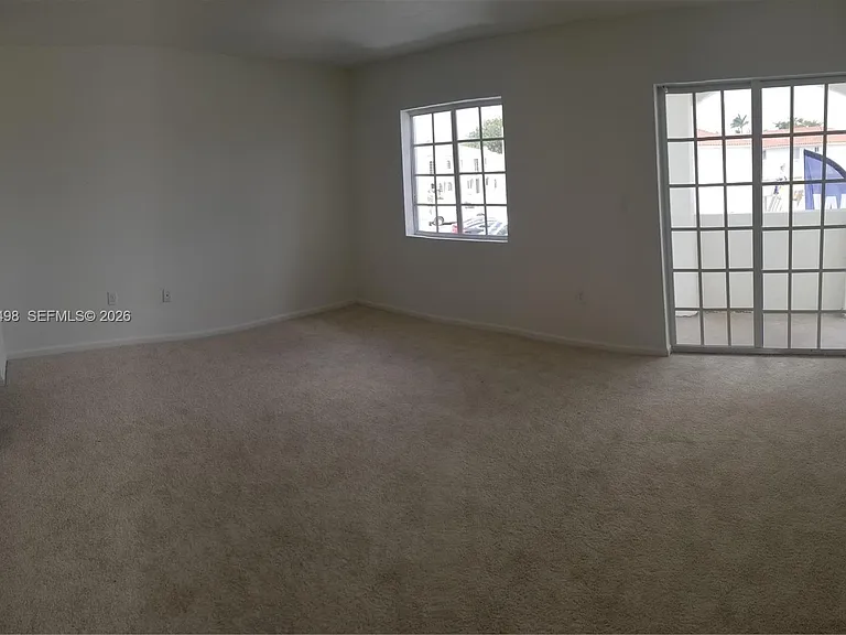 210 SW 3rd Ct — Photo 7