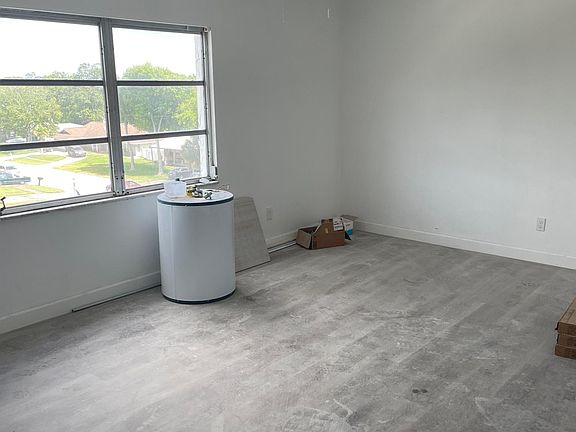 5th image of 1520 Jeffords St #405