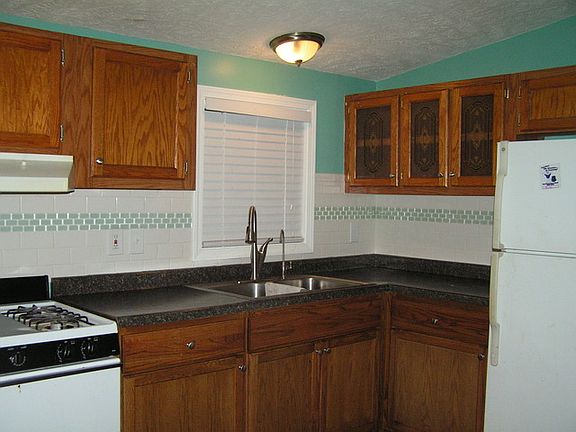 4th image of 36 Woodland Dr