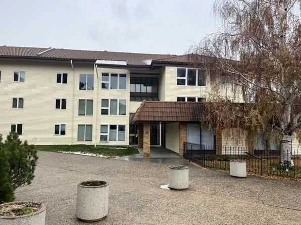 65 Temple Blvd W #208, Lethbridge, AB T1K 5M2