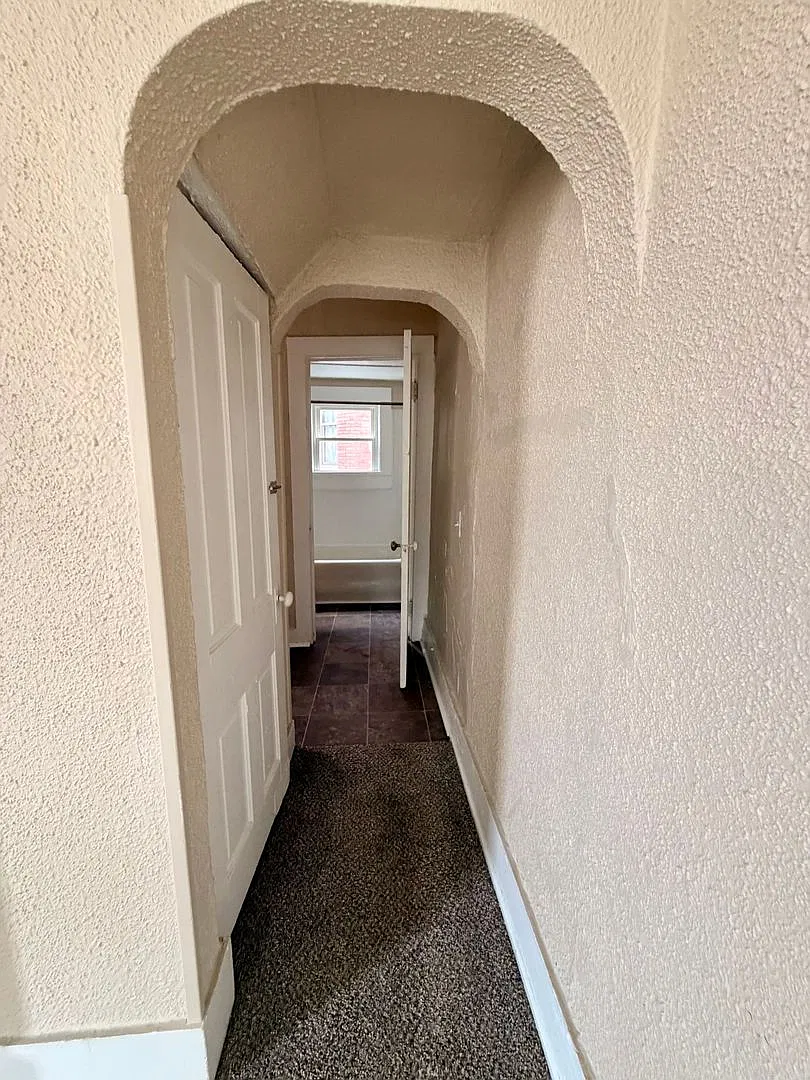 1201 Columbia Ave — Photo 3