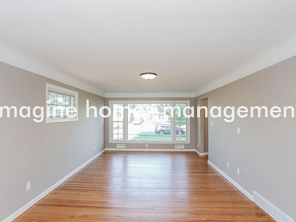 3rd image of 2541 Dale Ave