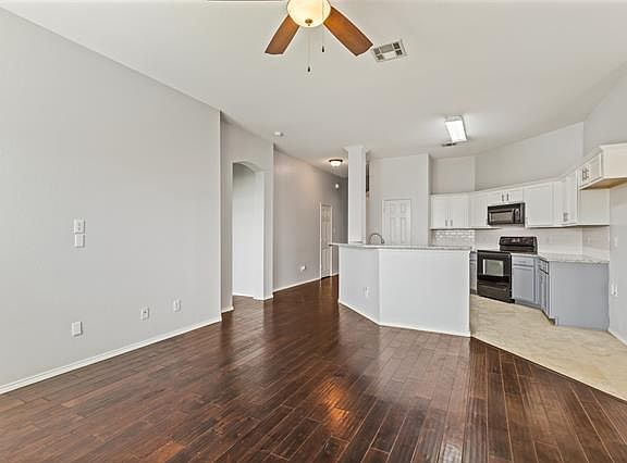 5th image of 4512 Sunmeadow Ln