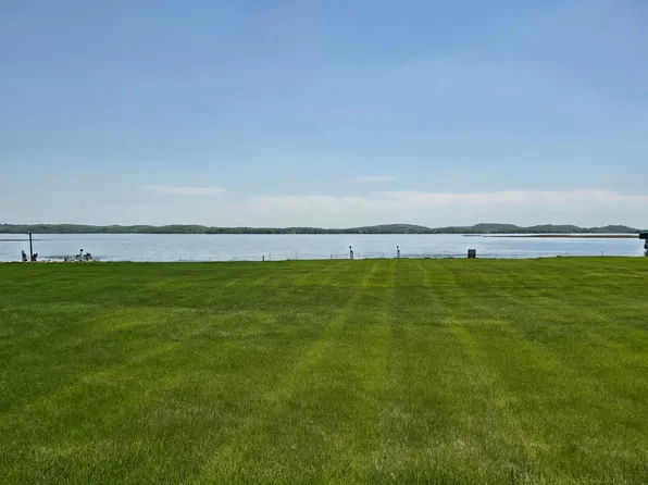 4 Bass Harbor Rd, Pelican Rapids, MN 56572