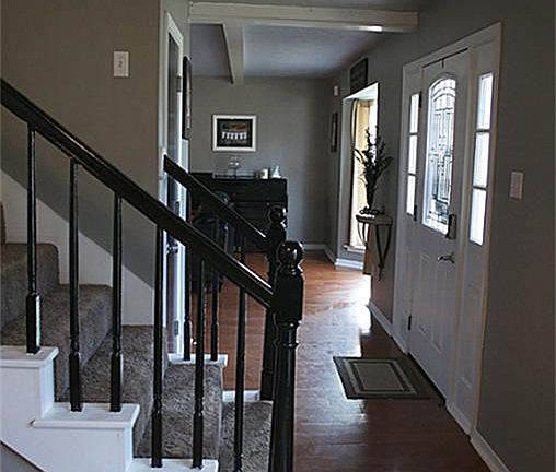 3rd image of 3910 Holly Green Ct