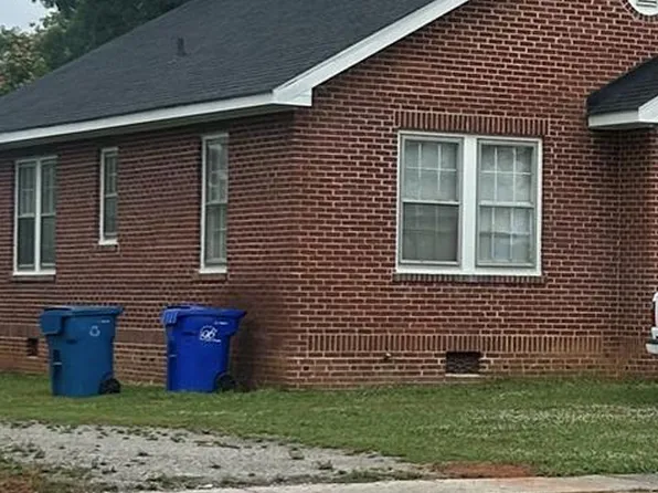 92 Saluda St, Ninety Six, SC 29666