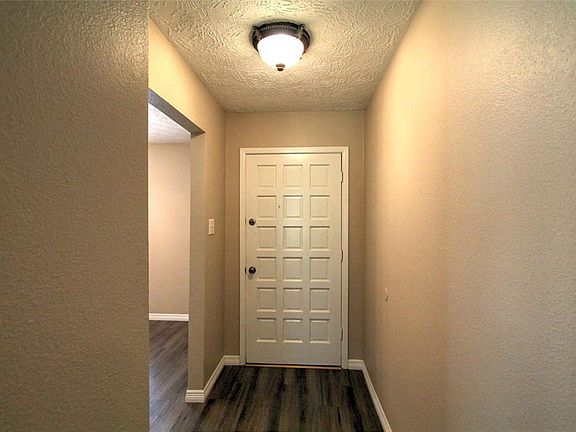 5th image of 304 Leafwood Cir
