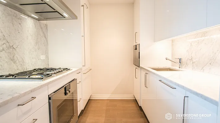 Rented by Silverstone Group USA Corp. | media 33