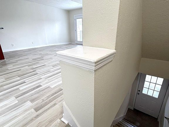 2nd image of 513 W Main St #B