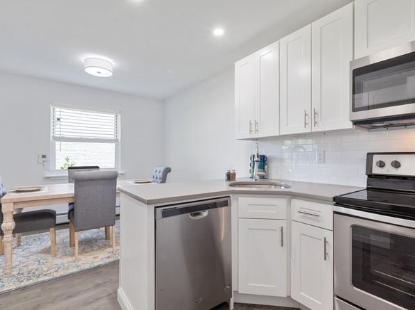 555 Main St APT 9C