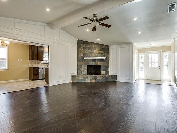 4th image of 305 Peninsula Dr