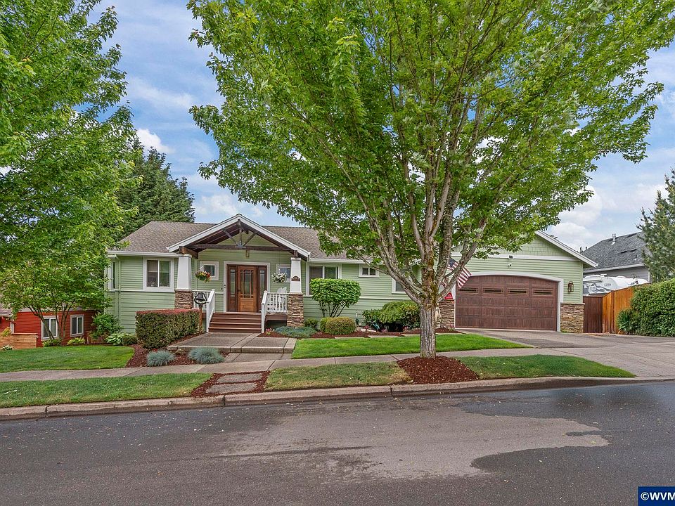 1st image of 447 NW Mount Mazama St