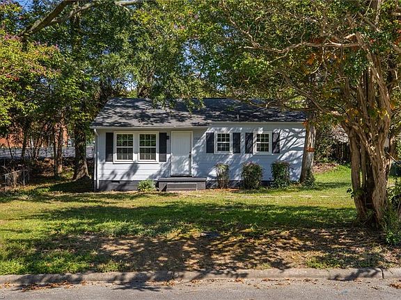 2nd image of 1202 Hickory Ave