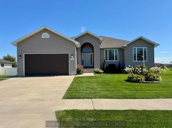 1401 8th Ave, Central City, NE 68826