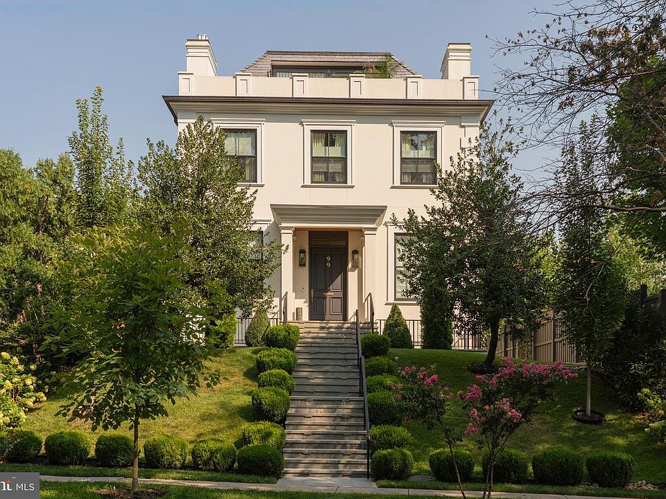 1st image of 99 Observatory Cir NW