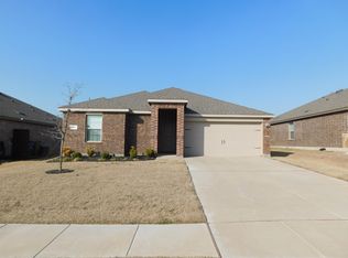 913 Glover Dr, Aubrey, TX 76227