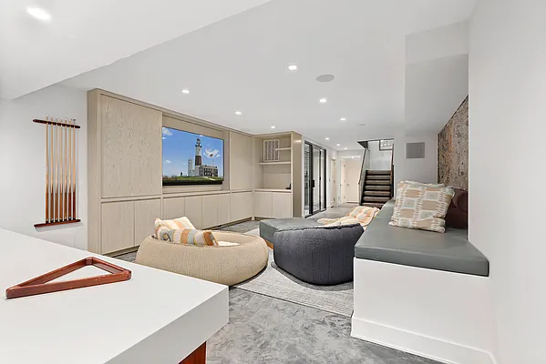 Rented by Corcoran | media 17