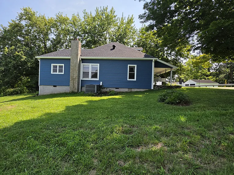 3500 Clear Springs Rd — Photo 2