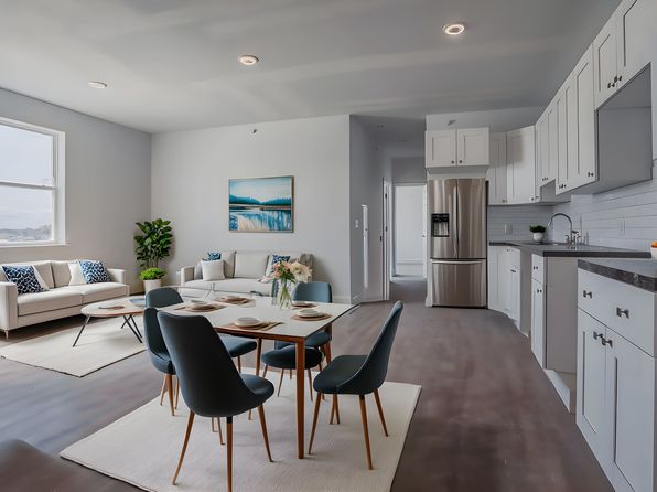 589 Roosevelt Ave #3H