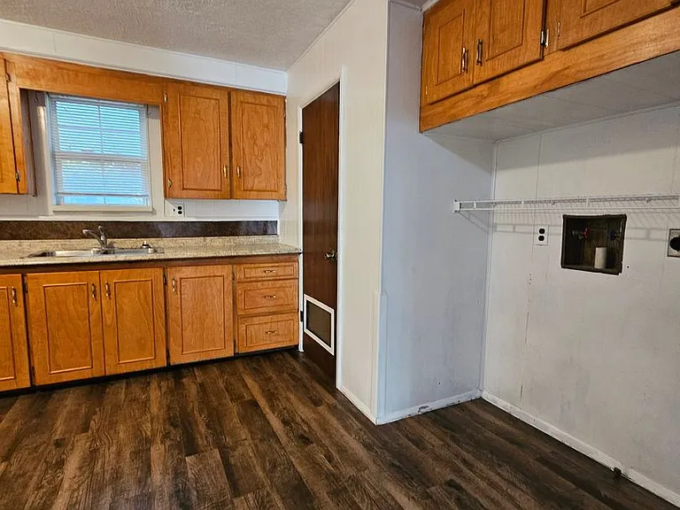 904 W Grant St — Photo 7