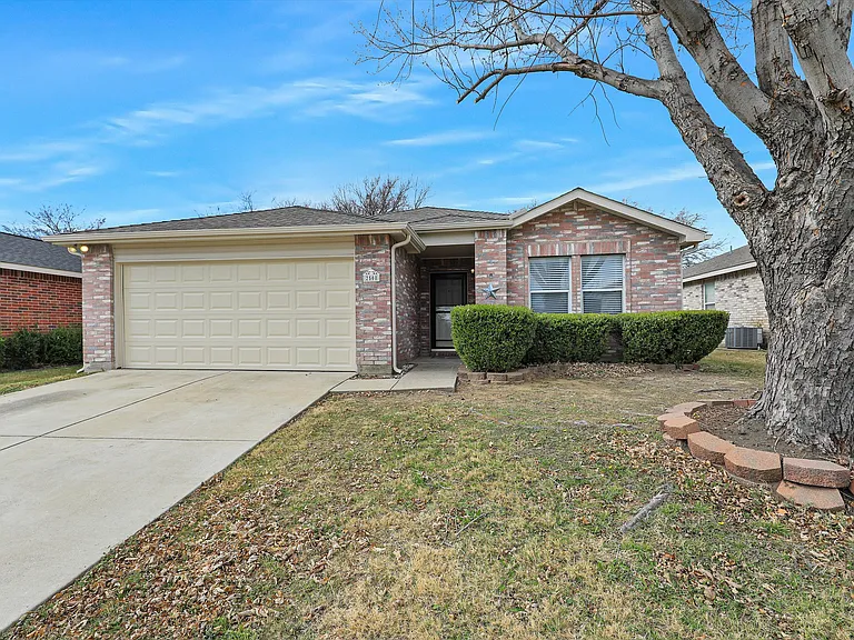 2508 Pecan Dr — Photo 1