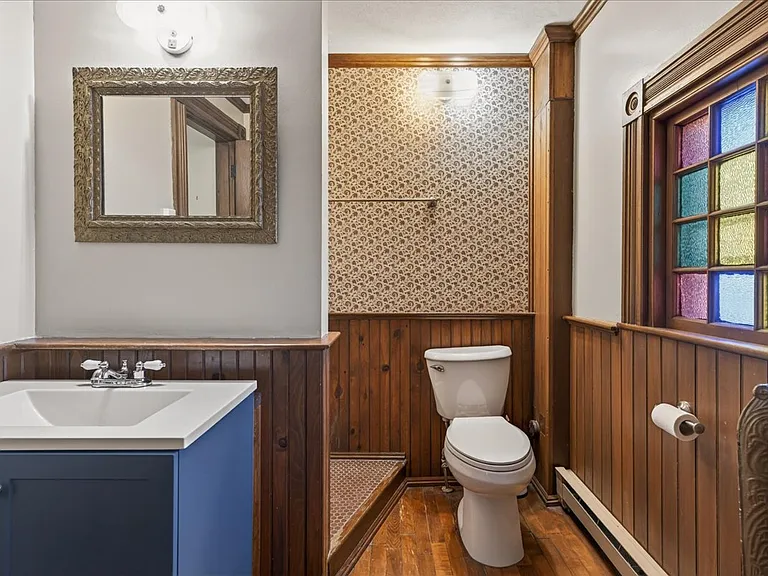 31 Franklin St #B — Photo 8