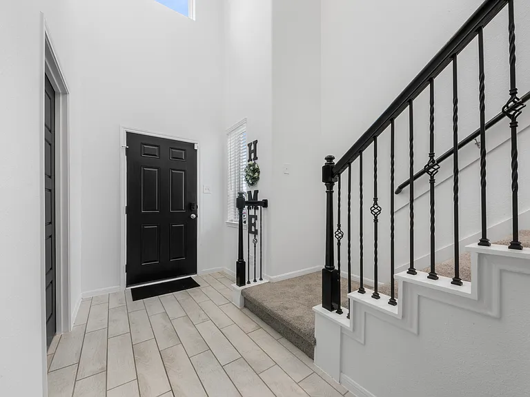 3303 Falling Brook Dr — Photo 5