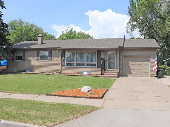 2030 Saint Joseph Dr, Bismarck, ND 58501