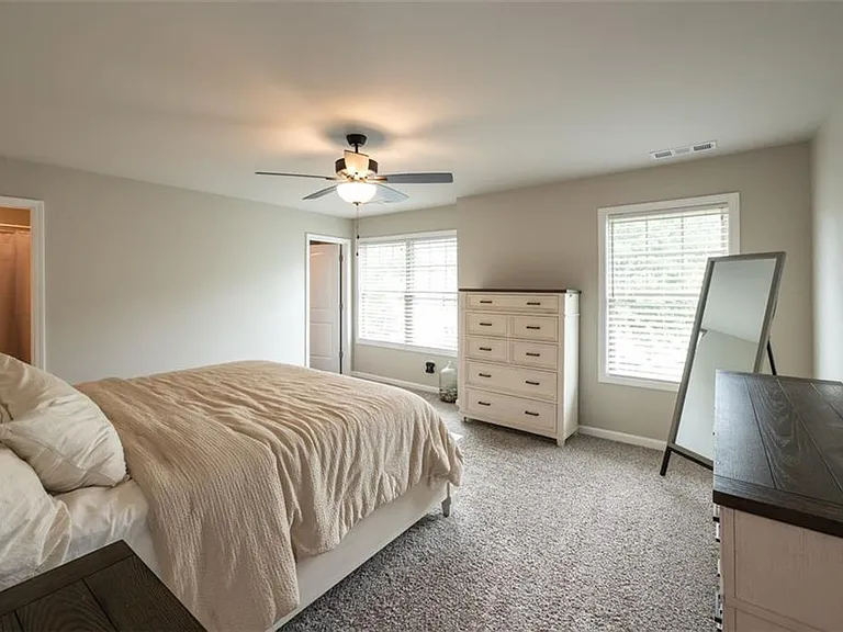 819 Ash St — Photo 16